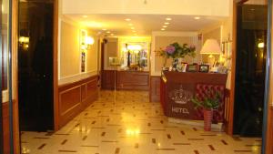 Vstupní hala nebo recepce v ubytování Albergo Corona + 37 fotografií
