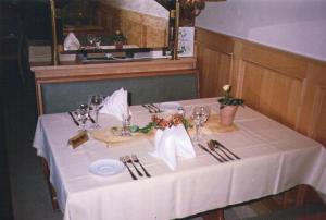 Restaurace v ubytování Gasthaus Zum Rothenberg