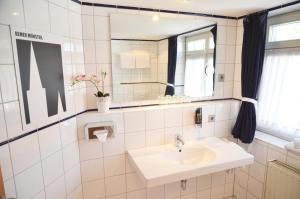 Koupelna v ubytování Am Zehntstadl Hotel & Sauna