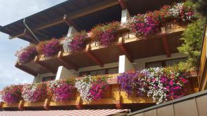 Balcó o terrassa a Hotel Gasthof Mitteregger - BEST PLACE in town with summercard included