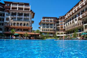 The swimming pool at or close to OLYMP Apart-Complex