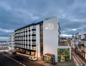 Gallery image of Neat Hotel Avenida in Ponta Delgada