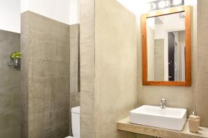 Koupelna v ubytování Athens Connection Apartments + 54 fotografií