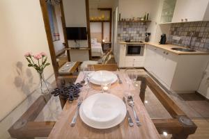 Kuchyňa alebo kuchynka v ubytovaní Suites 13 Budapest