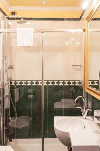 Koupelna v ubytování Hotel Manfredi Suite In Rome
