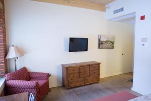 Gallery image of The Common Man Inn & Restaurant in Claremont +105 photos