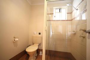 Bagno di Emerald Explorers Inn