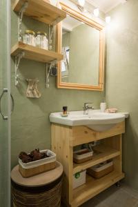 Salle de bains dans l'établissement Casa Ermioni Stone House