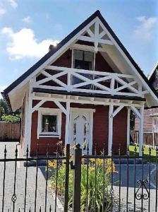 Budova, v ktorej sa dovolenkový dom nachádza + 21 fotografií