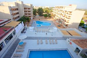 Bazén v ubytovaní BJ Playamar Hotel & Apartamentos alebo v jeho blízkosti