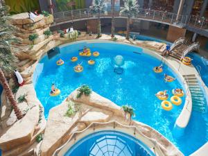 Bazén v ubytování Aqua Center Apartments nebo v jeho okolí