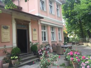 Vonkajšia záhrada v ubytovaní Willa Sarna