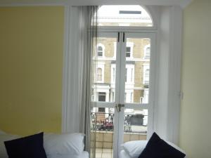 Gallery image of Manor Hotel in London