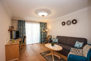 TV a/nebo společenská místnost v ubytování Hotel Jägerhof