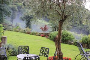 A garden outside Agriturismo Casa Adea