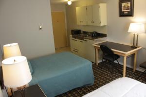 Η κουζίνα ή μικρή κουζίνα στο Hillcrest Motel +27 φωτογραφίες