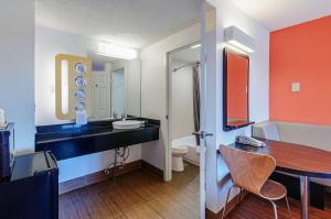 Imagen de la galería de Motel 6-Martinsburg, WV, en Falling Waters