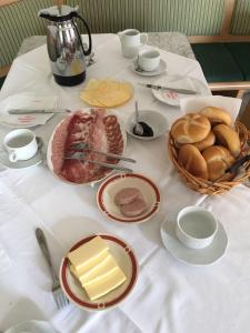Opcije za doručak na raspolaganju gostima u objektu Gästehaus Jesse