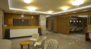 Lobby o reception area sa Maris Beach Hotel