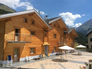 Nespecifikovaný výhled na hory nebo výhled na hory při pohledu z aparthotelu