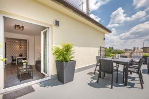 Un balcon sau o terasă la Terrace Apartments at City Park