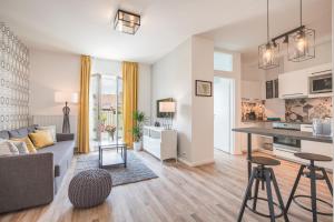 O bucătărie sau chicinetă la Terrace Apartments at City Park
