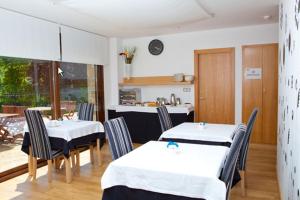 Restaurace v ubytování Apartahotel Castejón de Sos