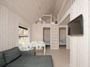 Ein Sitzbereich in der Unterkunft Løkken Klit Camping & Cottage Village