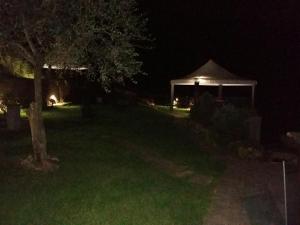 A garden outside Agriturismo Casa Adea