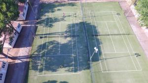 Tenis a/nebo squash v ubytování Settebello Village nebo okolí