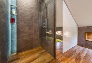 Ein Badezimmer in der Unterkunft La Vela Luxury