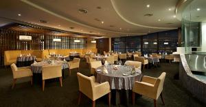 Berjaya Times Square Hotel, Kuala Lumpur tesisinde bir restoran veya yemek mekanı