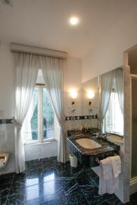 Koupelna v ubytování Park Hotel Villa Potenziani