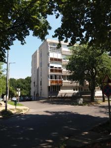 Budova, v ktorej sa apartmán nachádza