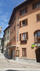 Fotografie z fotogalerie ubytování Hotel Ristorante Centrale v destinaci Vestone