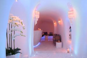 Canaves Oia Suites - Small Luxury Hotels of the World的休息区