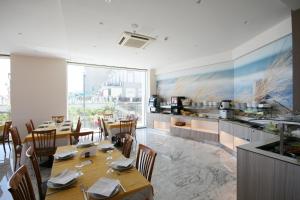 A restaurant or other place to eat at Hotel Excelsior