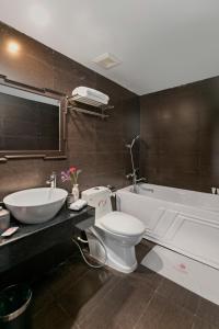 Phòng tắm tại La Santé Hotel & Spa