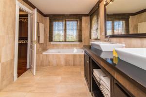 A bathroom at Benalmádena Coast Villa