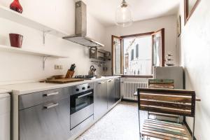 A kitchen or kitchenette at CASA DELL'ARTISTA Még 30 kép