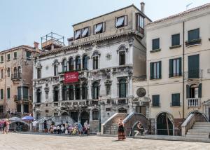 The building in which Az apartmant is located
