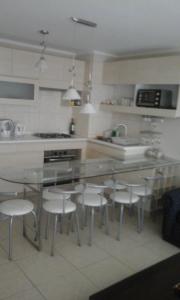 Kuchyň nebo kuchyňský kout v ubytování Departamento Laguna Vista Algarrobo