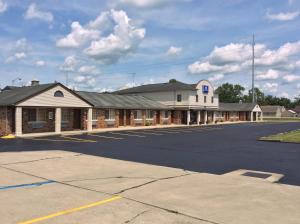 an empty parking lot in front of a building at Americas Best Value Inn of Decatur in Decatur