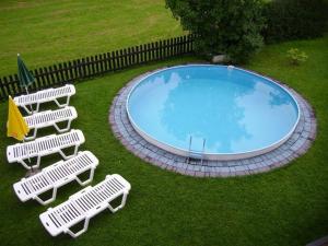 Basen w obiekcie Gästehaus Hochwimmer lub w pobliżu