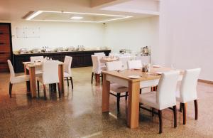 Restaurace v ubytování Hotel Ivory 32