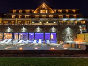 Basen w obiekcie Grandhotel Tatra lub w pobliżu