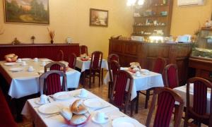 En restaurant eller et andet spisested på Csillag Panzió