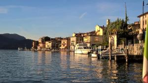 Foto dalla galleria di Casadina a Monte Isola