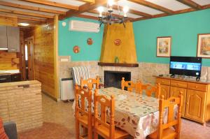 Un restaurante u otro lugar para comer en Alojamientos Rural Tejerina