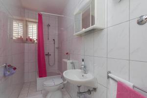 Phòng tắm tại Apartment Lijana sea view